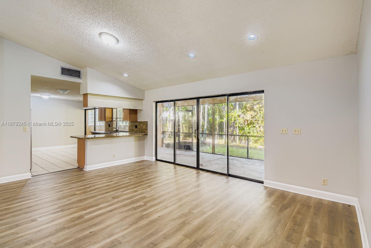 BOULEVARD WOODS NORTH - Residential