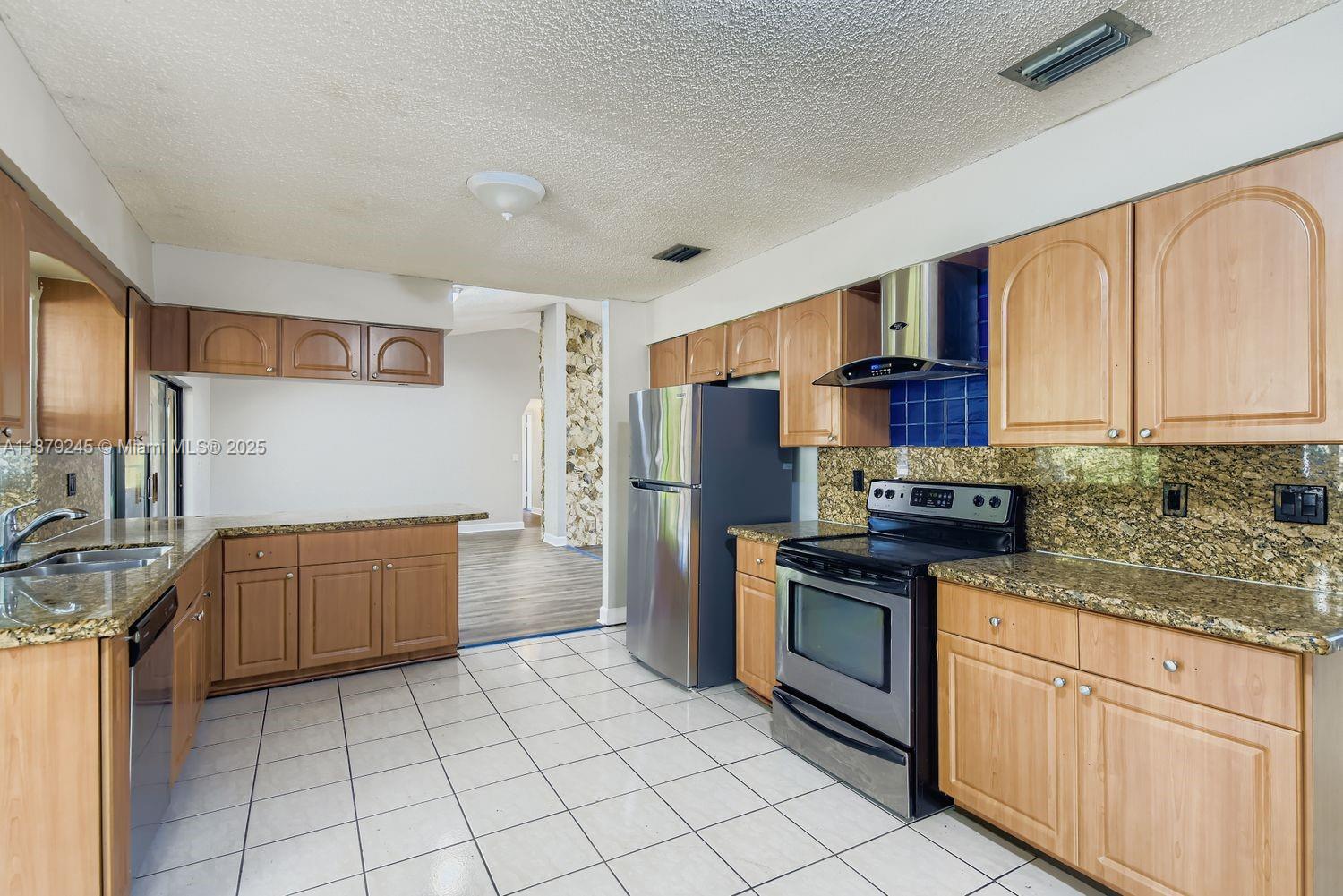 BOULEVARD WOODS NORTH - Residential