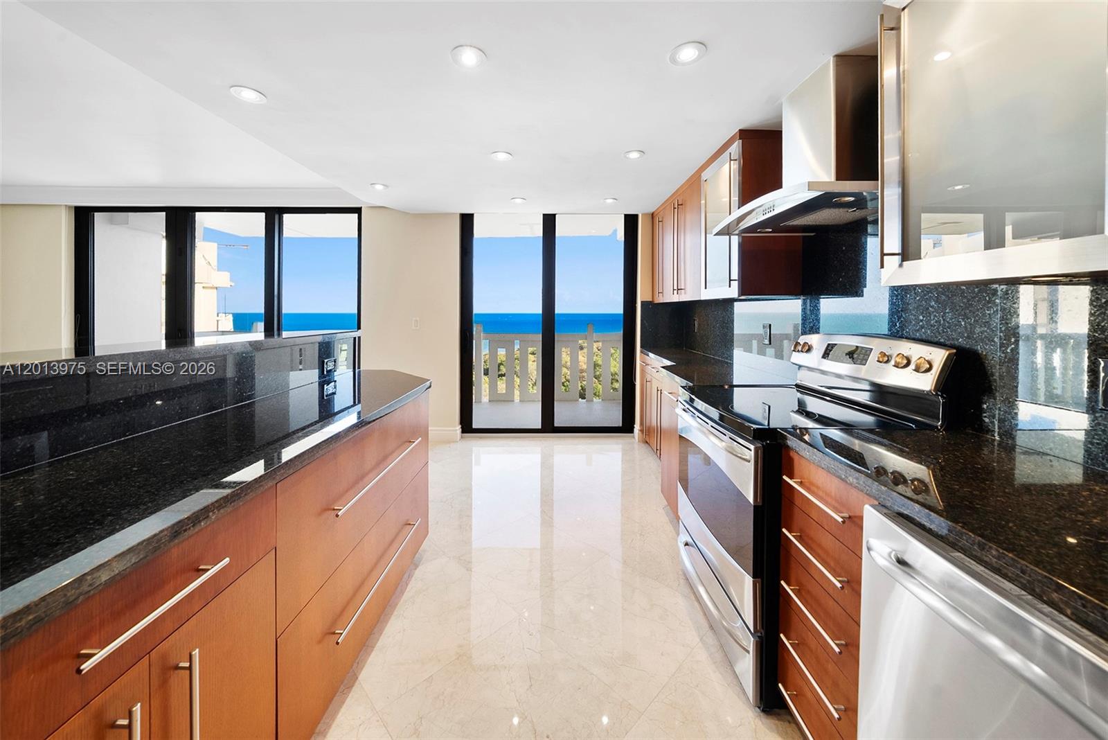 TOWERS OF KEY BISCAYNE CO - Residential