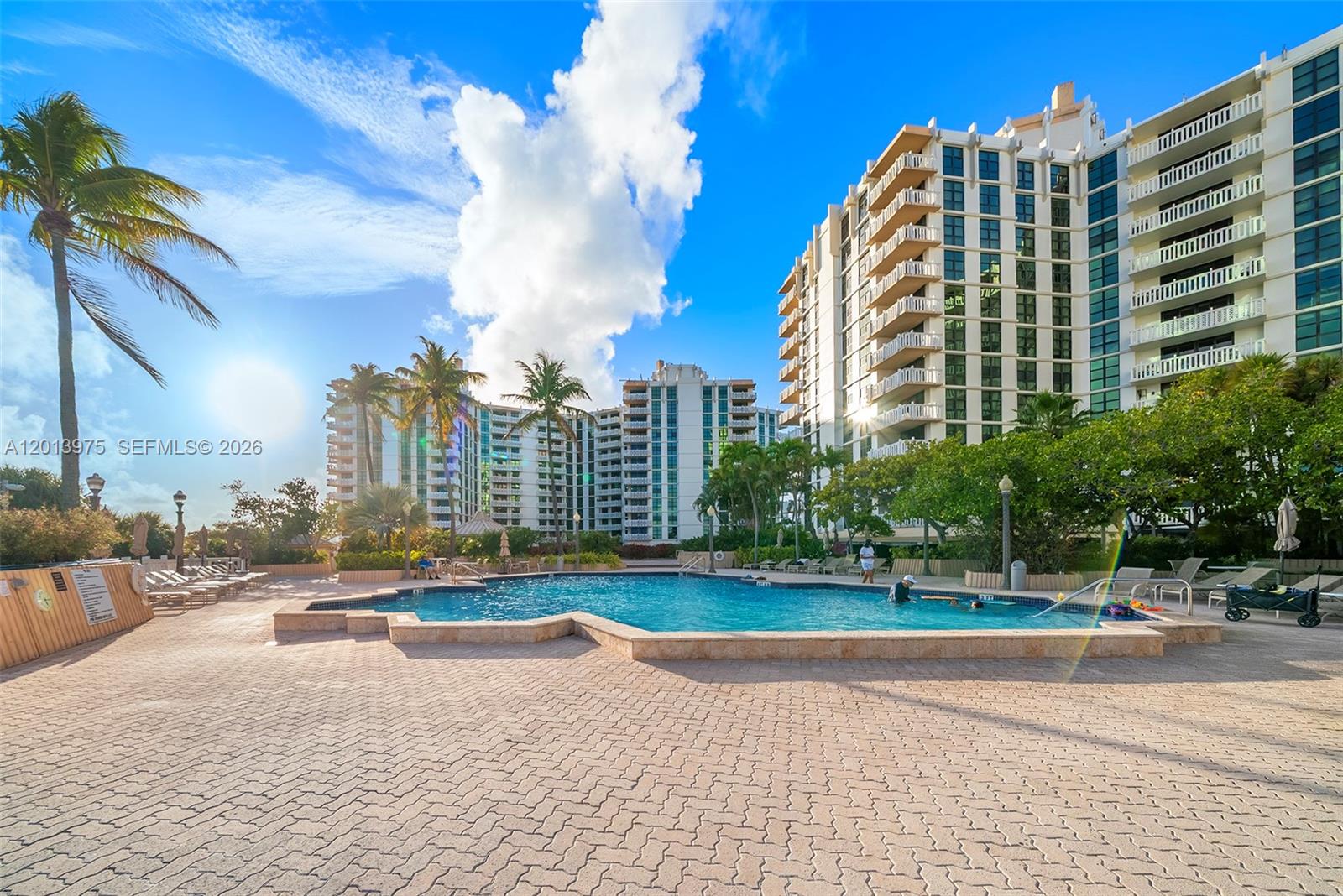 TOWERS OF KEY BISCAYNE CO - Residential