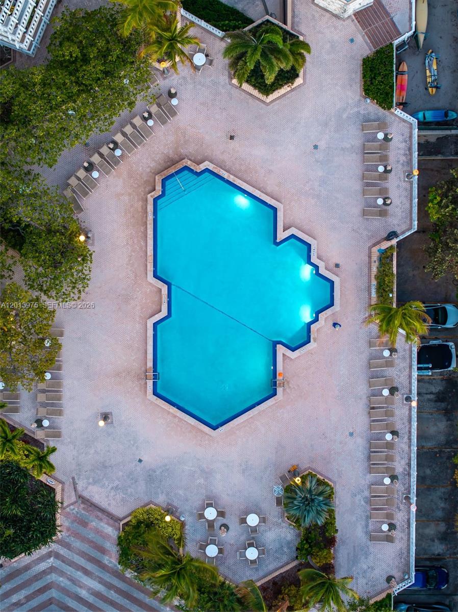 TOWERS OF KEY BISCAYNE CO - Residential