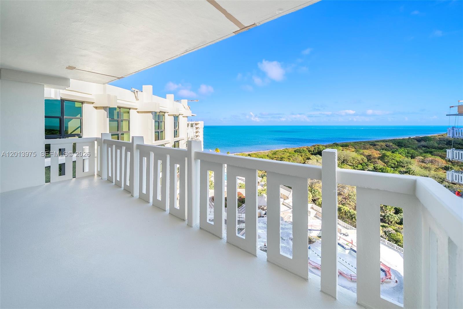 TOWERS OF KEY BISCAYNE CO - Residential