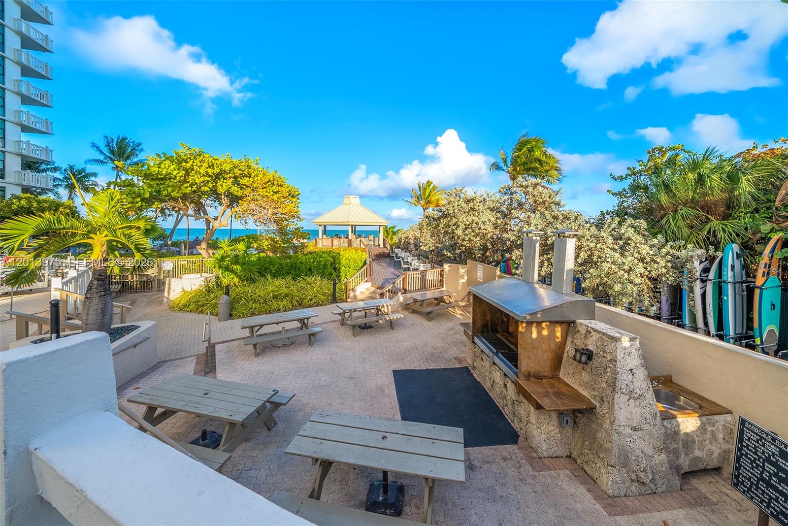TOWERS OF KEY BISCAYNE CO - Residential
