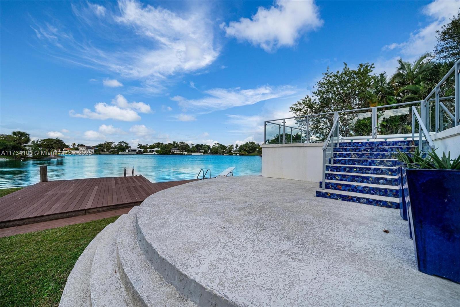 SKY LAKE - Residential