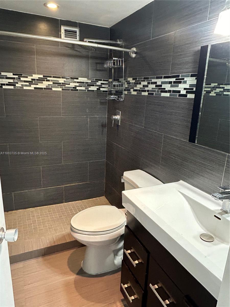 801 Brickell Bay Dr 667