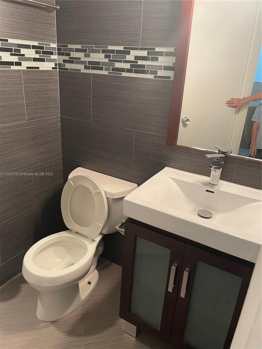 801 Brickell Bay Dr 667