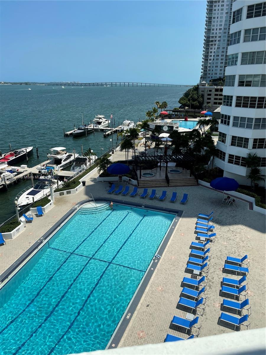 801 Brickell Bay Dr 667, Miami, Broward County, Florida - 2 Bedrooms  
2 Bathrooms - 