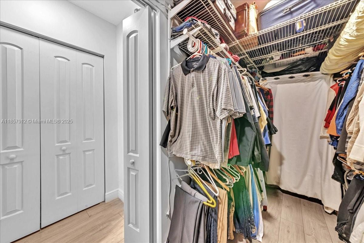 HILLCREST EAST NO 25 COND - Residential