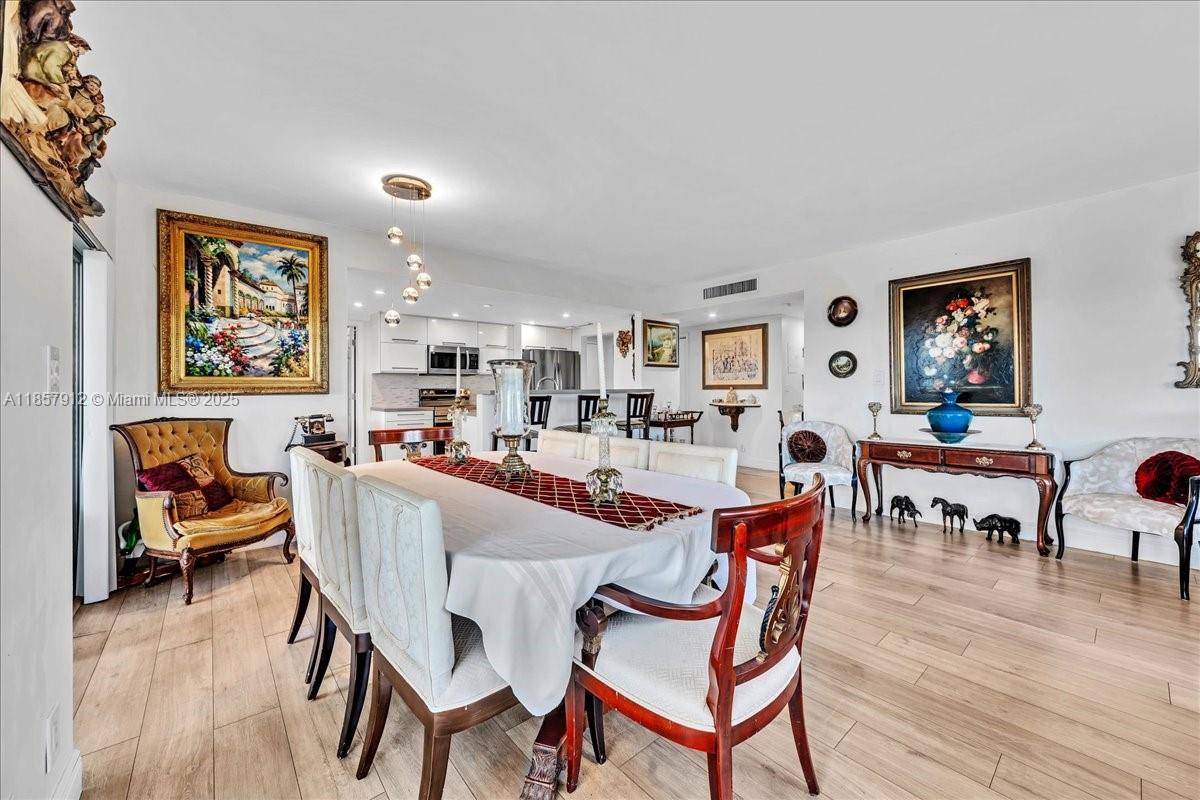 HILLCREST EAST NO 25 COND - Residential