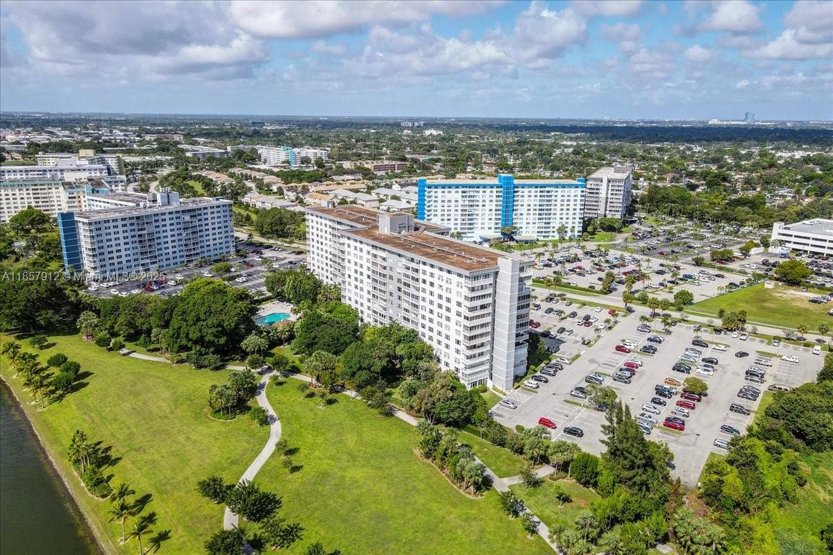 HILLCREST EAST NO 25 COND - Residential