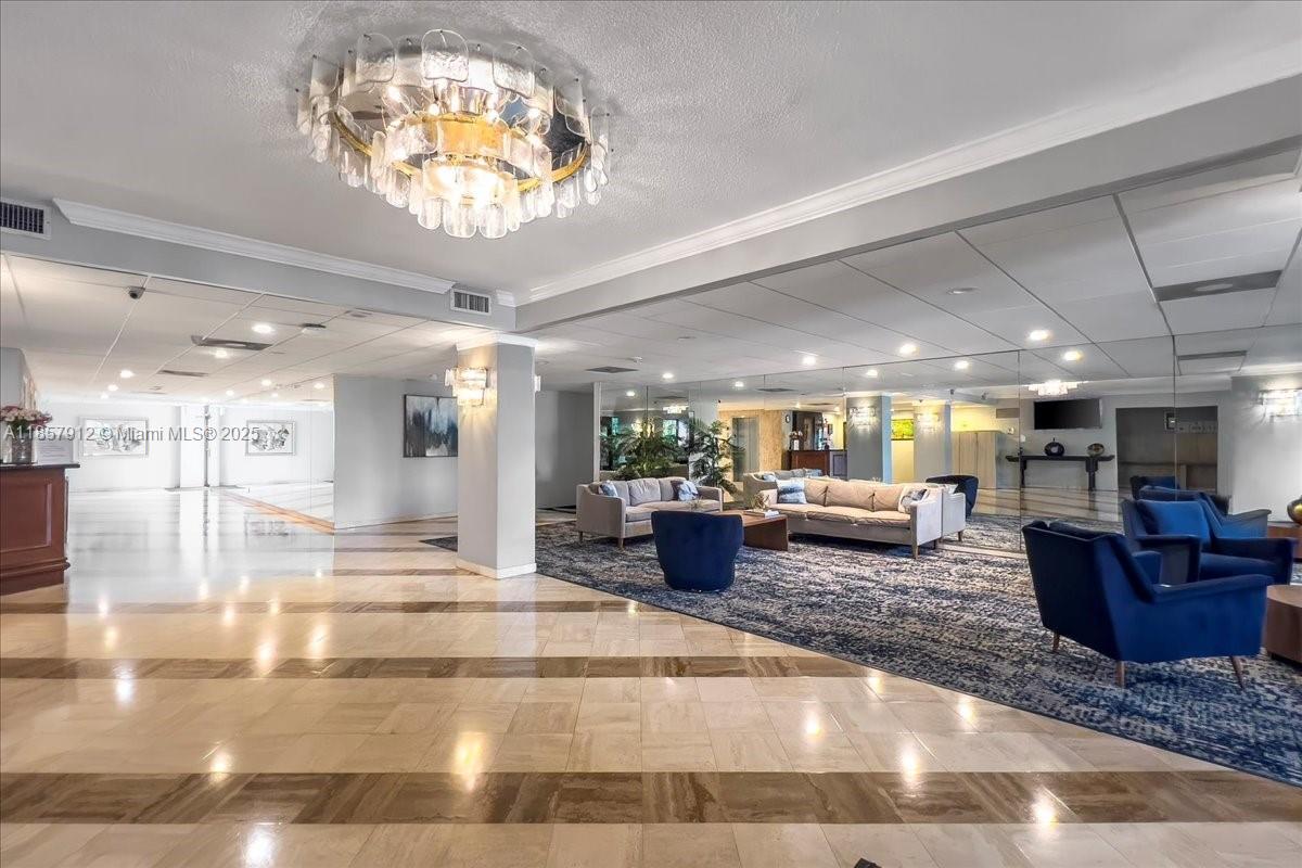 HILLCREST EAST NO 25 COND - Residential