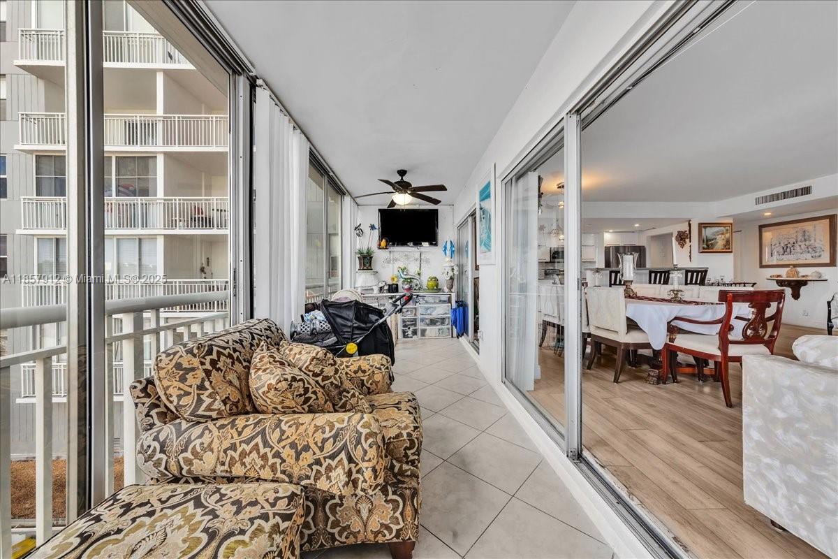 HILLCREST EAST NO 25 COND - Residential