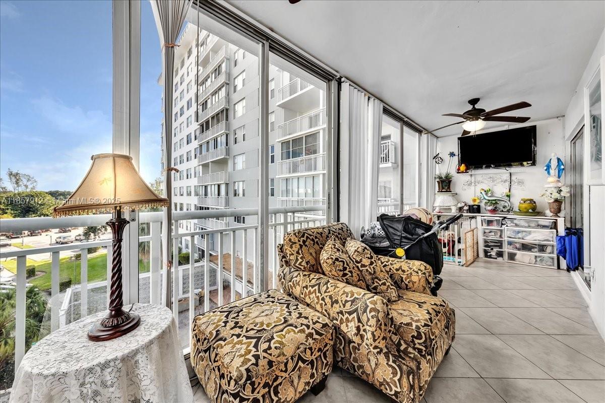 HILLCREST EAST NO 25 COND - Residential