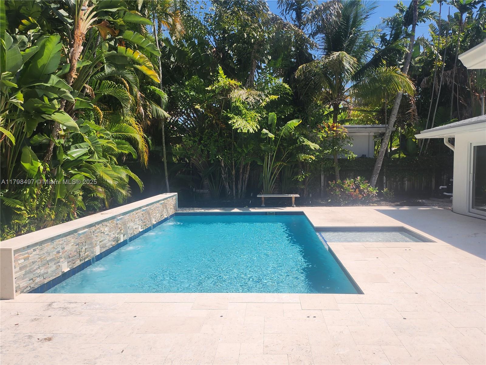 2600 Acacia Ct
