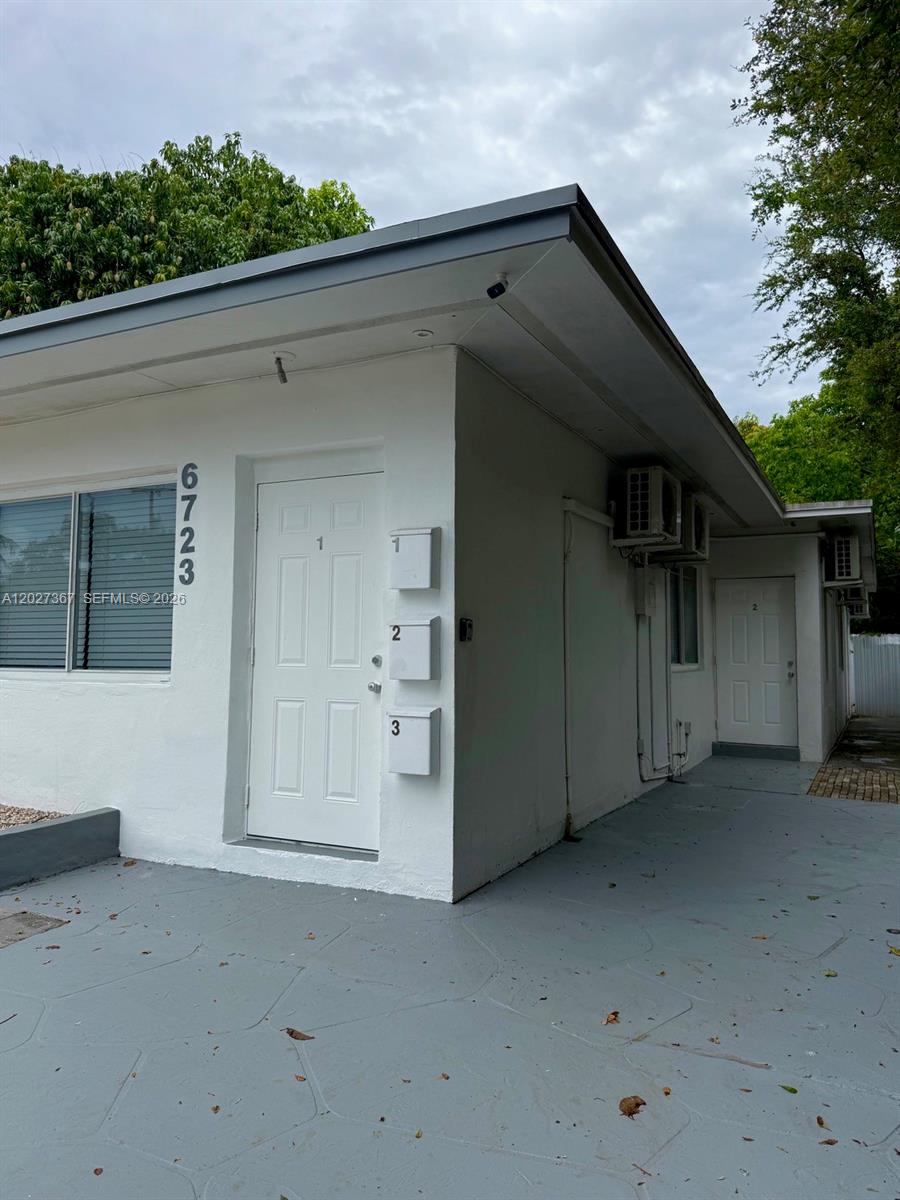 6723 NE Miami Pl