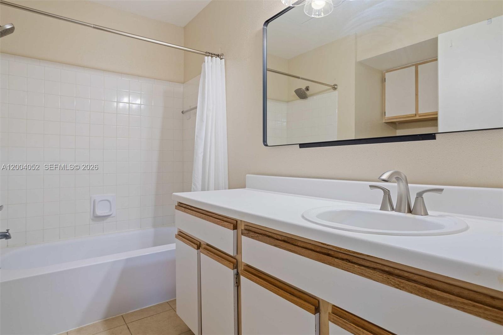 SAILBOAT POINTE CONDO - Residential Lease