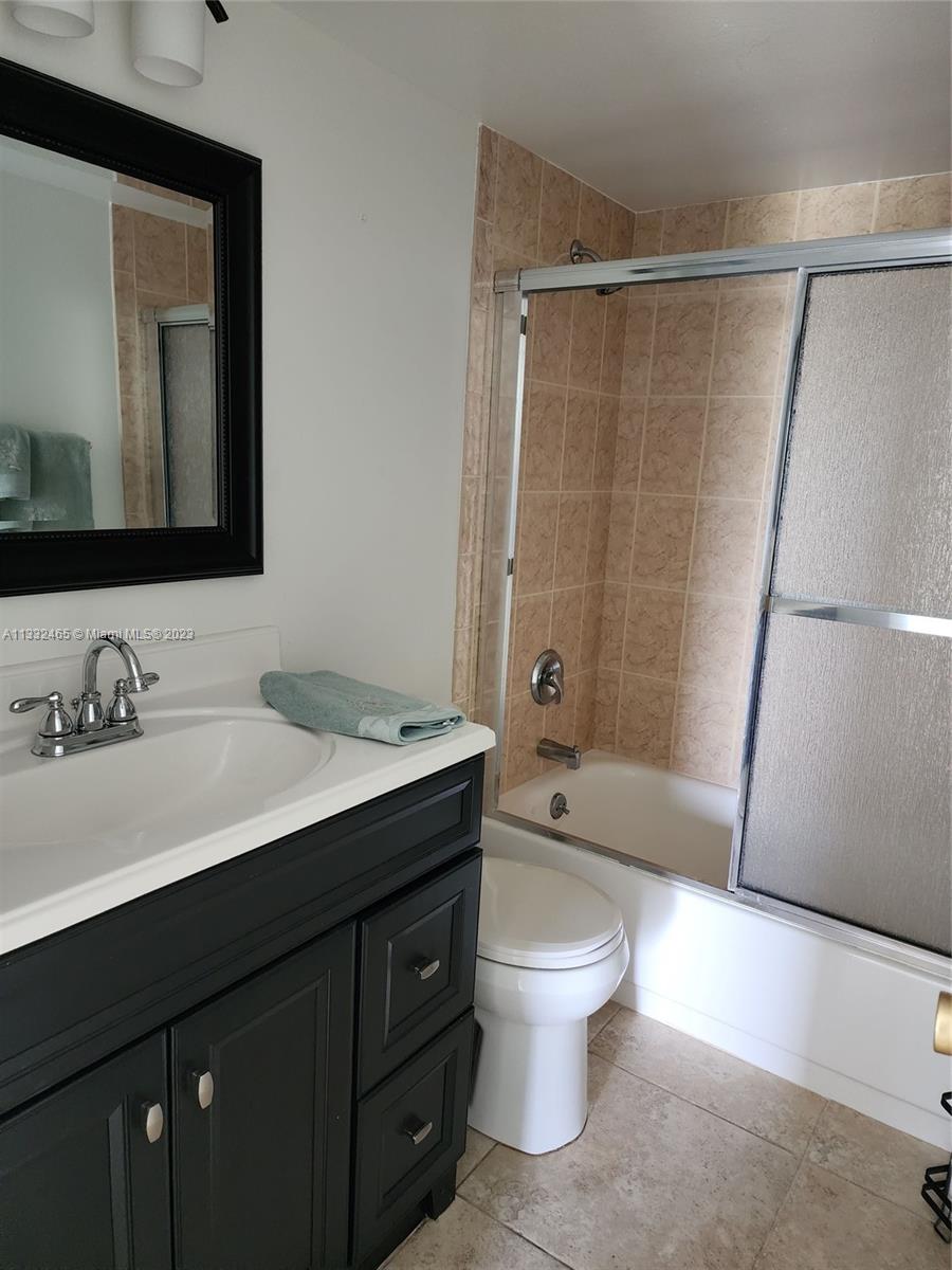 LORI-LYNN CONDO - Residential Lease