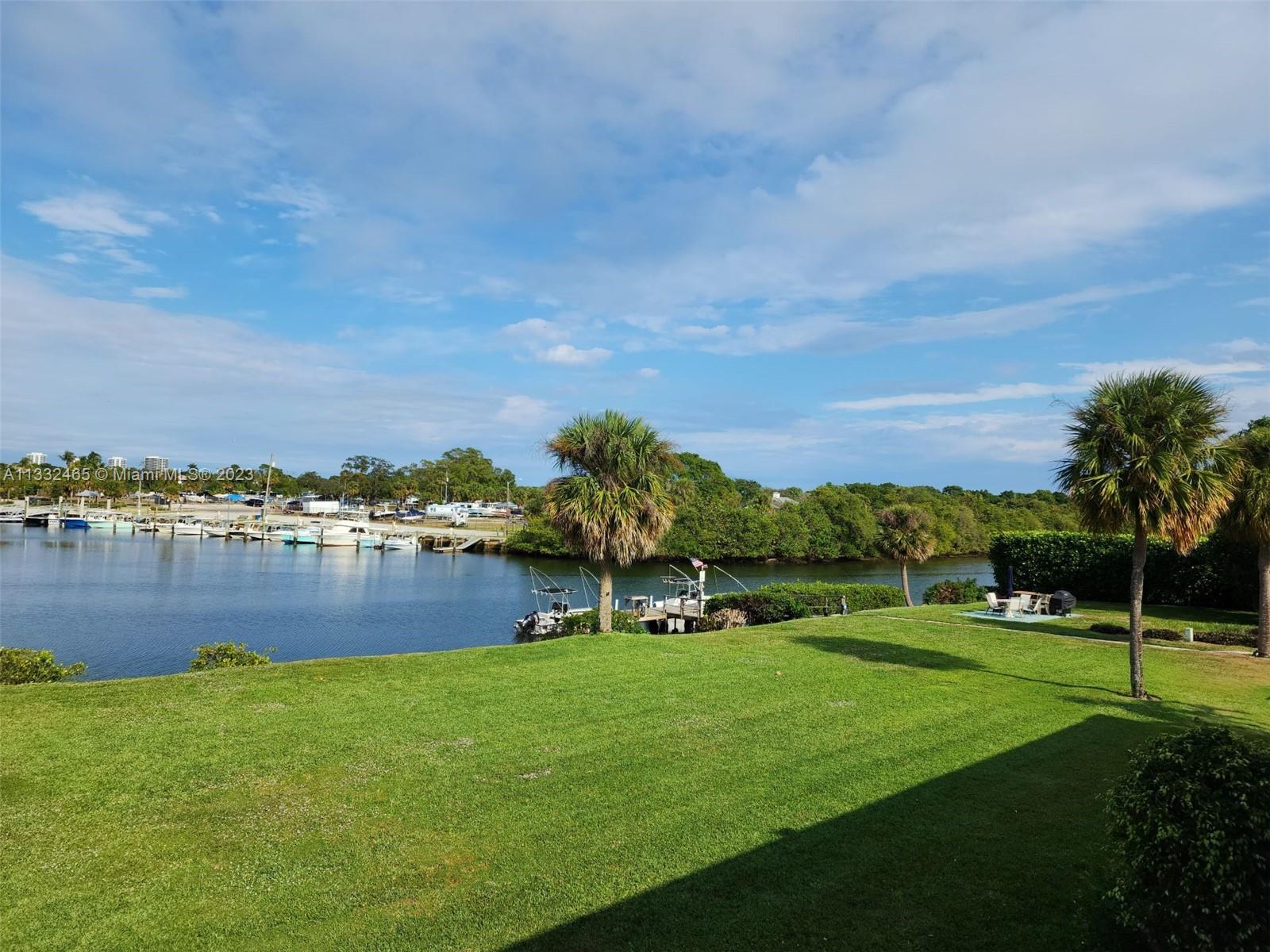 LORI-LYNN CONDO - Residential Lease