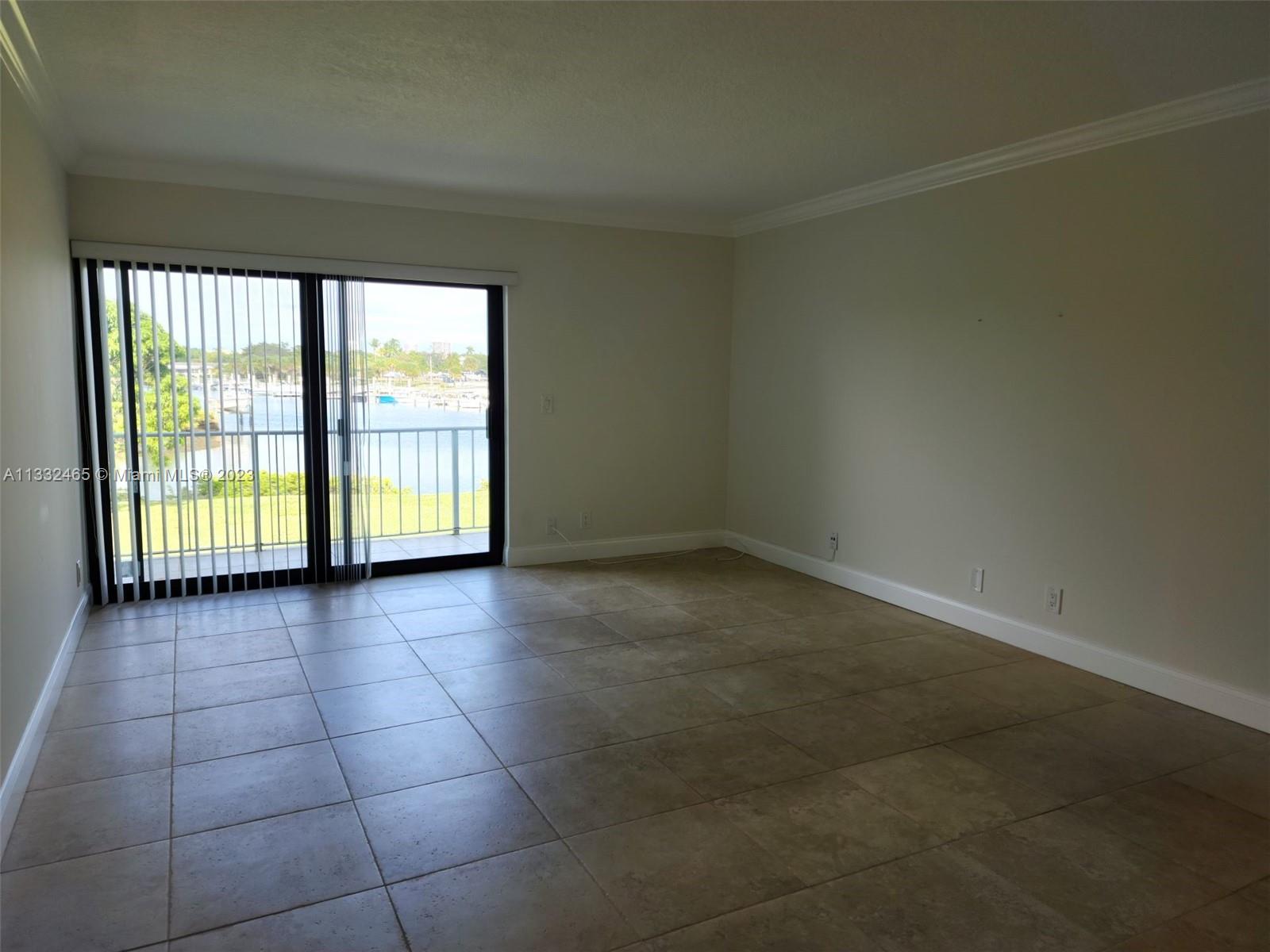 LORI-LYNN CONDO - Residential Lease