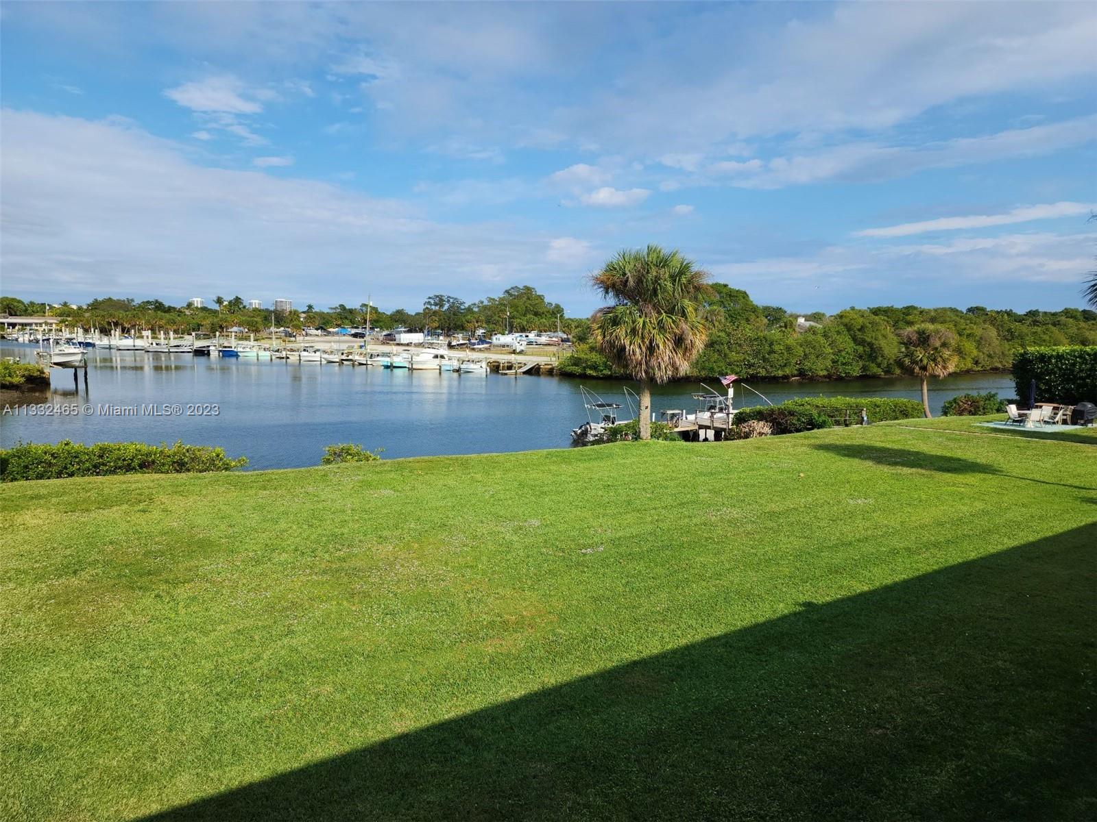 LORI-LYNN CONDO - Residential Lease