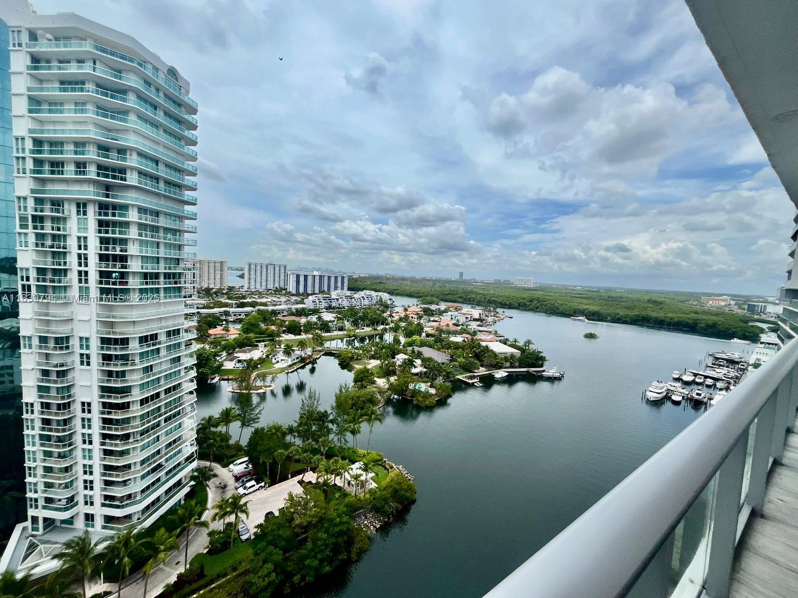 PARQUE TOWERS CONDO - Residential