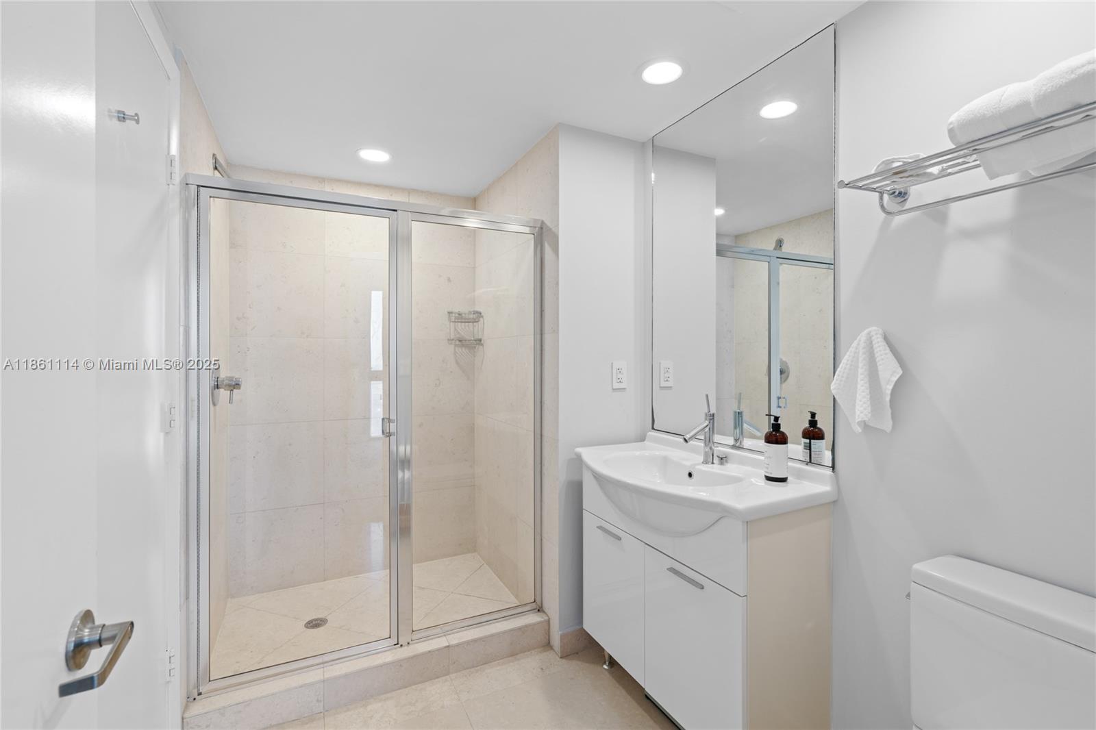 ICONBRICKELL CONDO NO 1 - Residential Lease