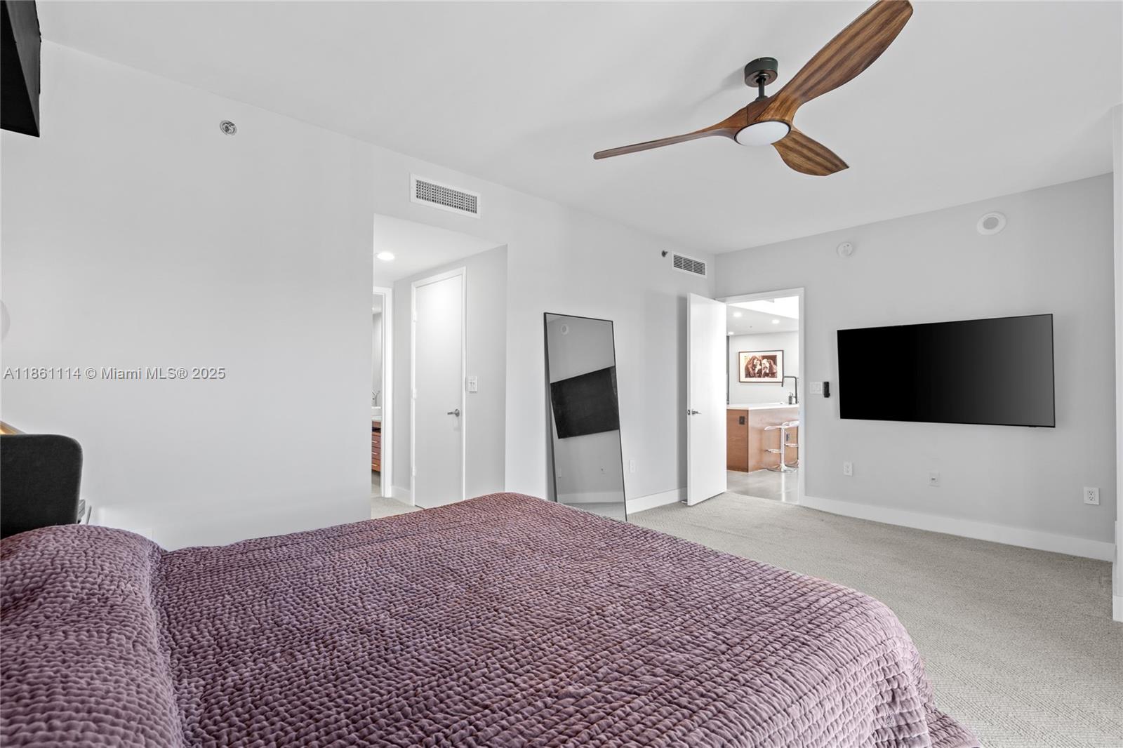 ICONBRICKELL CONDO NO 1 - Residential Lease