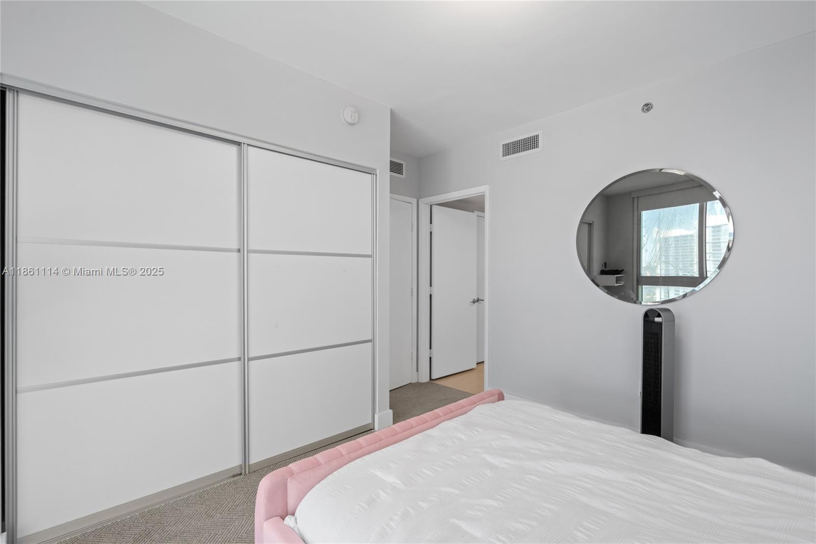 ICONBRICKELL CONDO NO 1 - Residential Lease