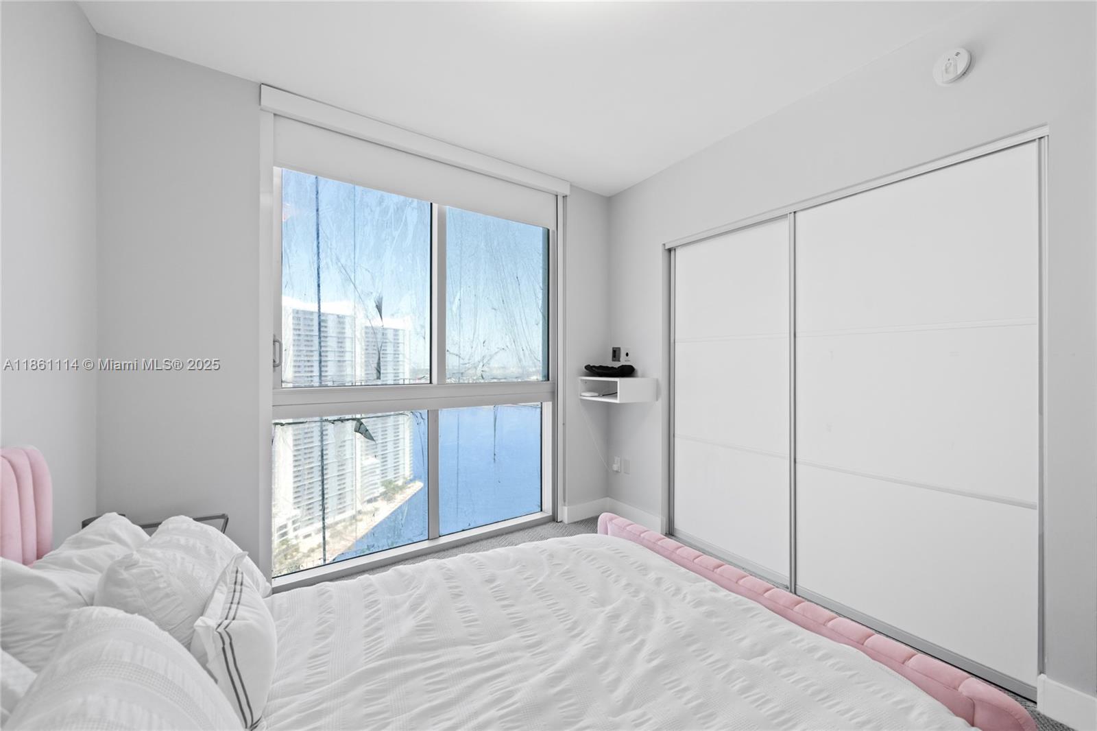 ICONBRICKELL CONDO NO 1 - Residential Lease
