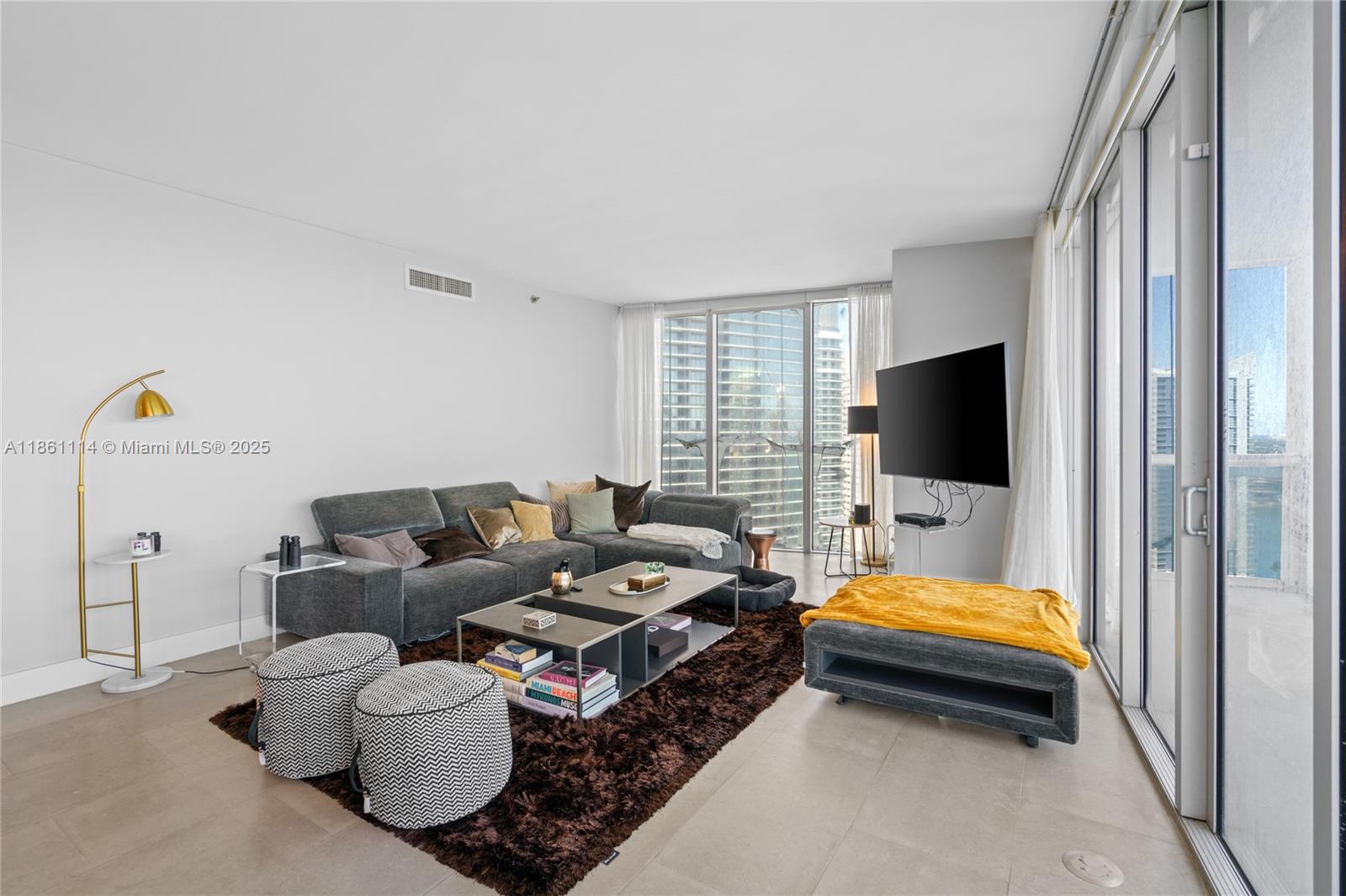 ICONBRICKELL CONDO NO 1 - Residential Lease