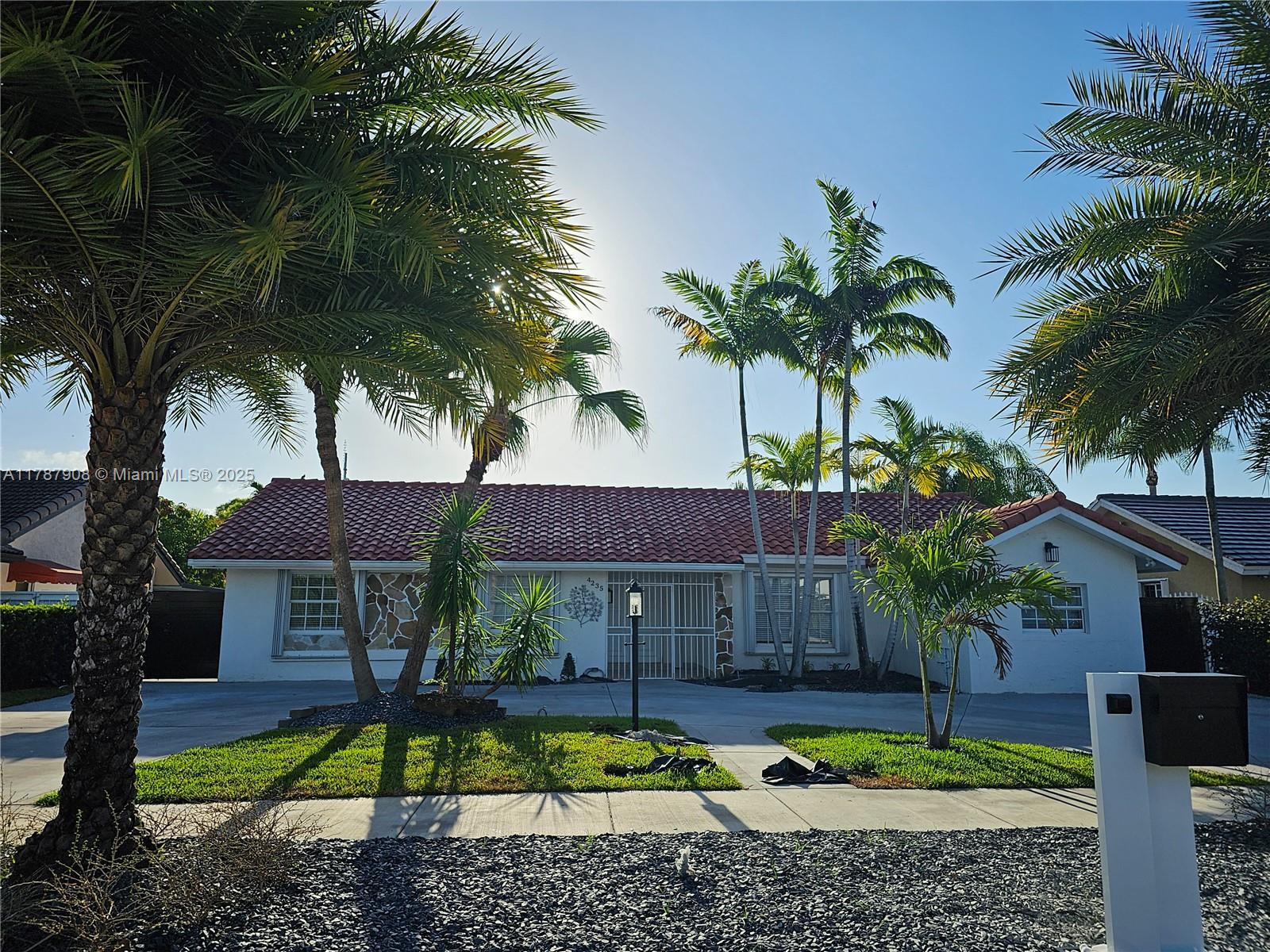 Rental Property at 4235 Sw 143rd Ave, Miami, Broward County, Florida - Bedrooms: 4 
Bathrooms: 5  - $4,000 MO.