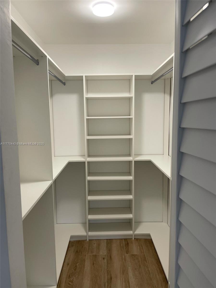 WATERS EDGE OF CORAL GABL - Residential