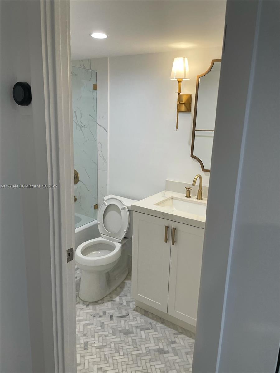 WATERS EDGE OF CORAL GABL - Residential