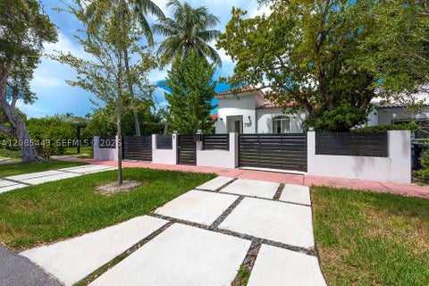 Photo of 719 W 51st St, Miami Beach, FL 33140 (MLS # A12085443)