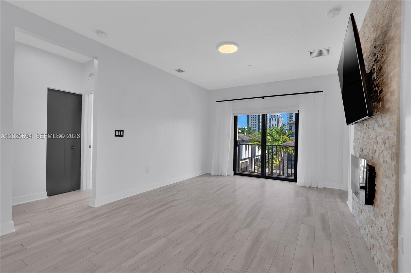 URBANA AT THE RESIDENCES - Residential