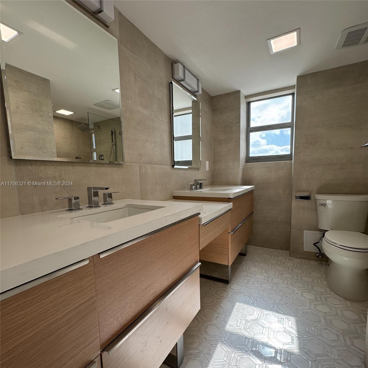 OCEANSIDE PLAZA CONDO - Residential
