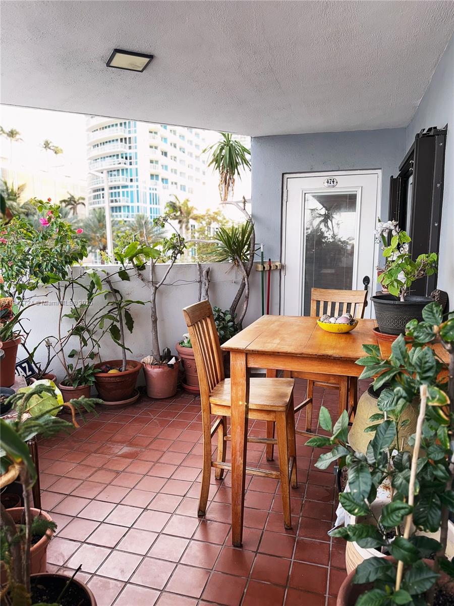 BAYVIEW TOWER CONDO - Residential