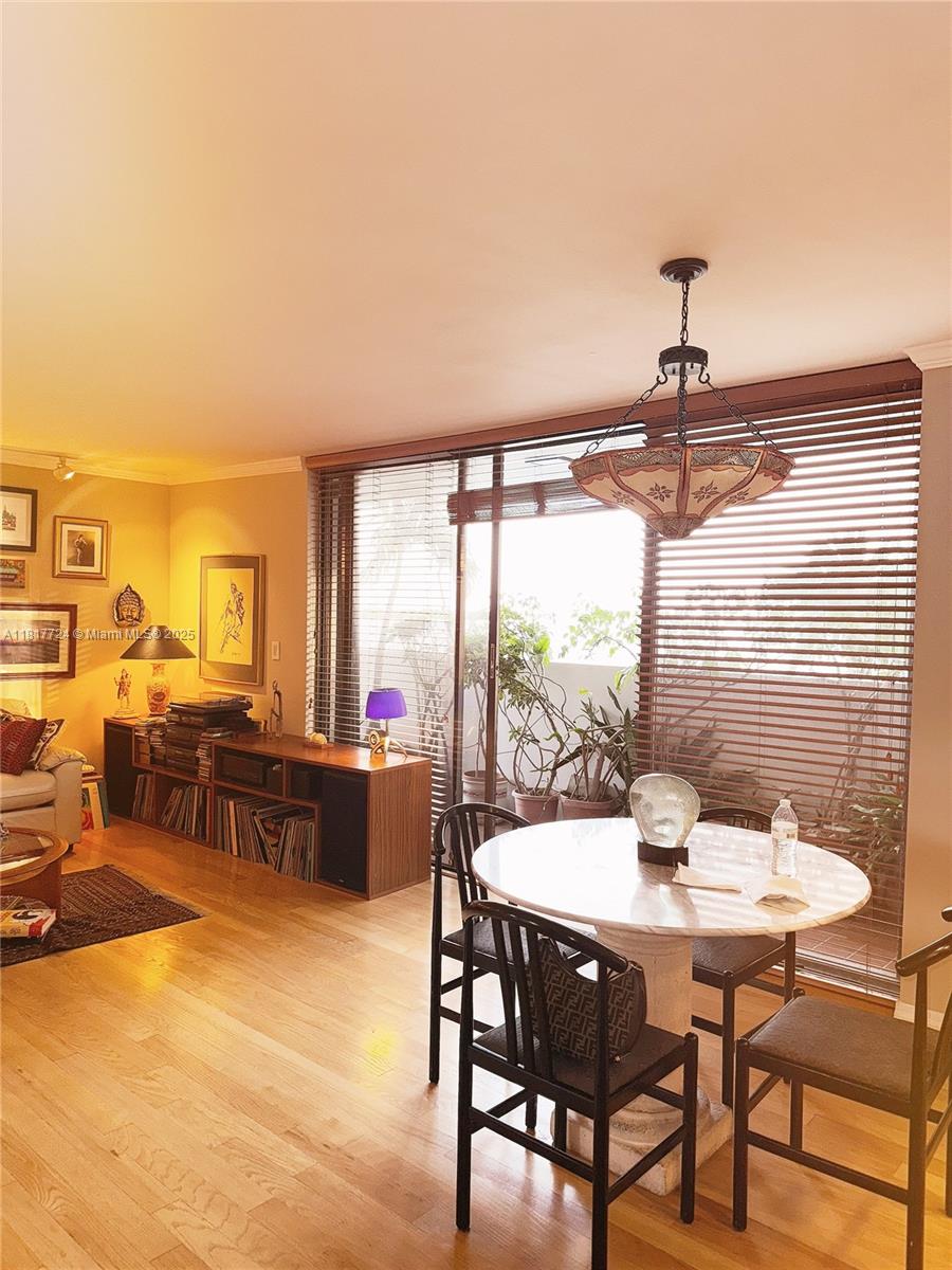 BAYVIEW TOWER CONDO - Residential