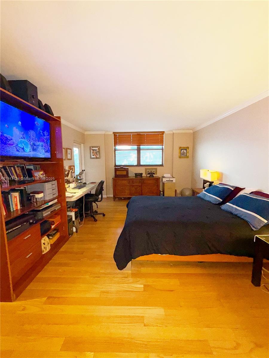 BAYVIEW TOWER CONDO - Residential