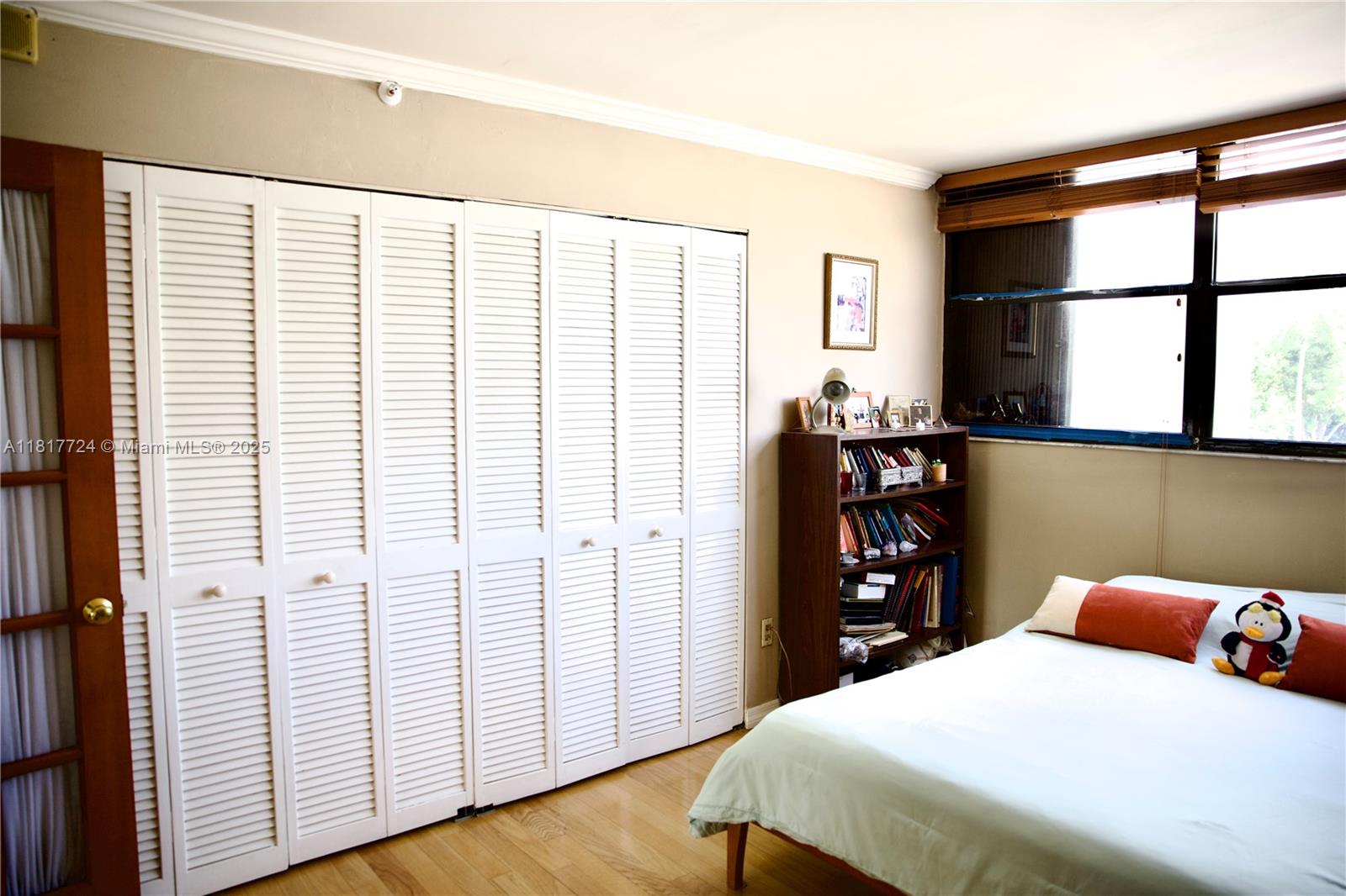 BAYVIEW TOWER CONDO - Residential