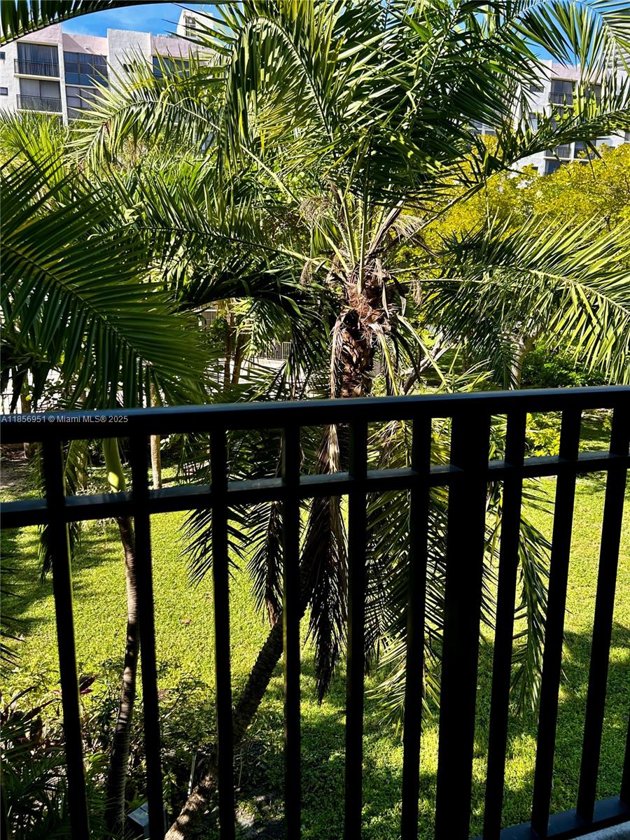 PLAZA OF AMERICAS CONDO P - Residential