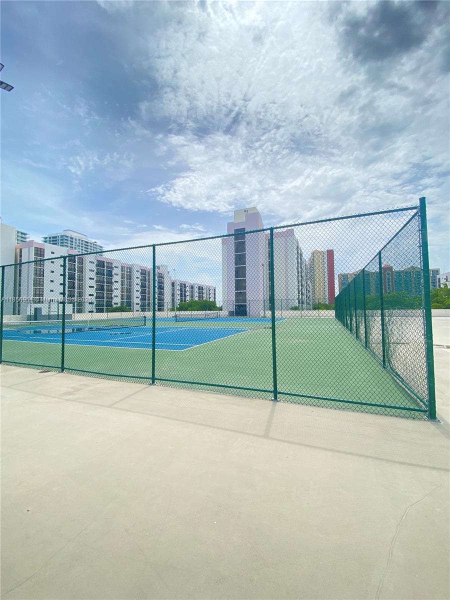 PLAZA OF AMERICAS CONDO P - Residential