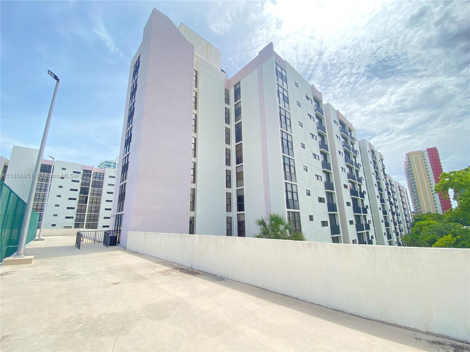 PLAZA OF AMERICAS CONDO P - Residential