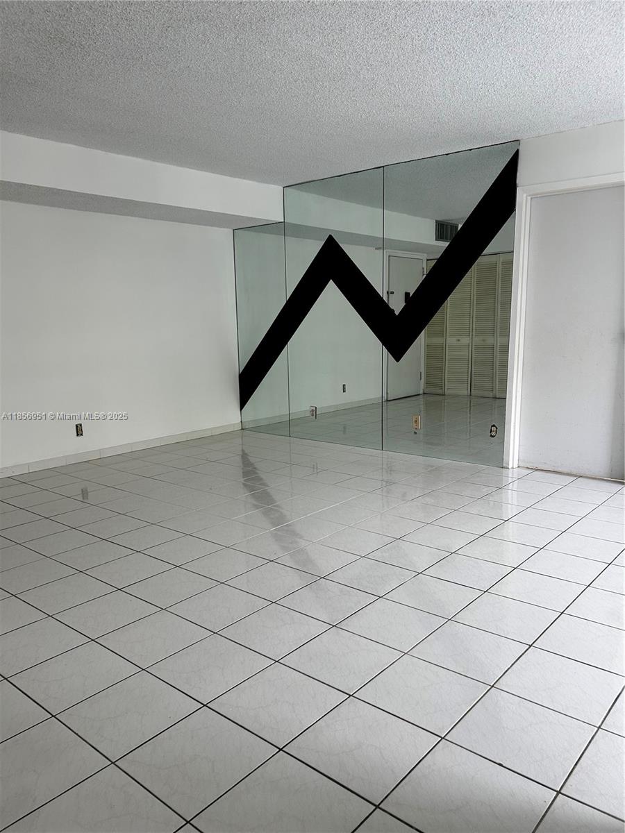 PLAZA OF AMERICAS CONDO P - Residential