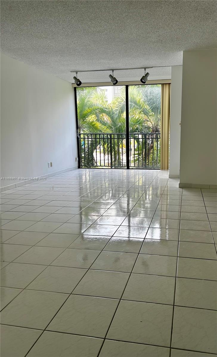 PLAZA OF AMERICAS CONDO P - Residential