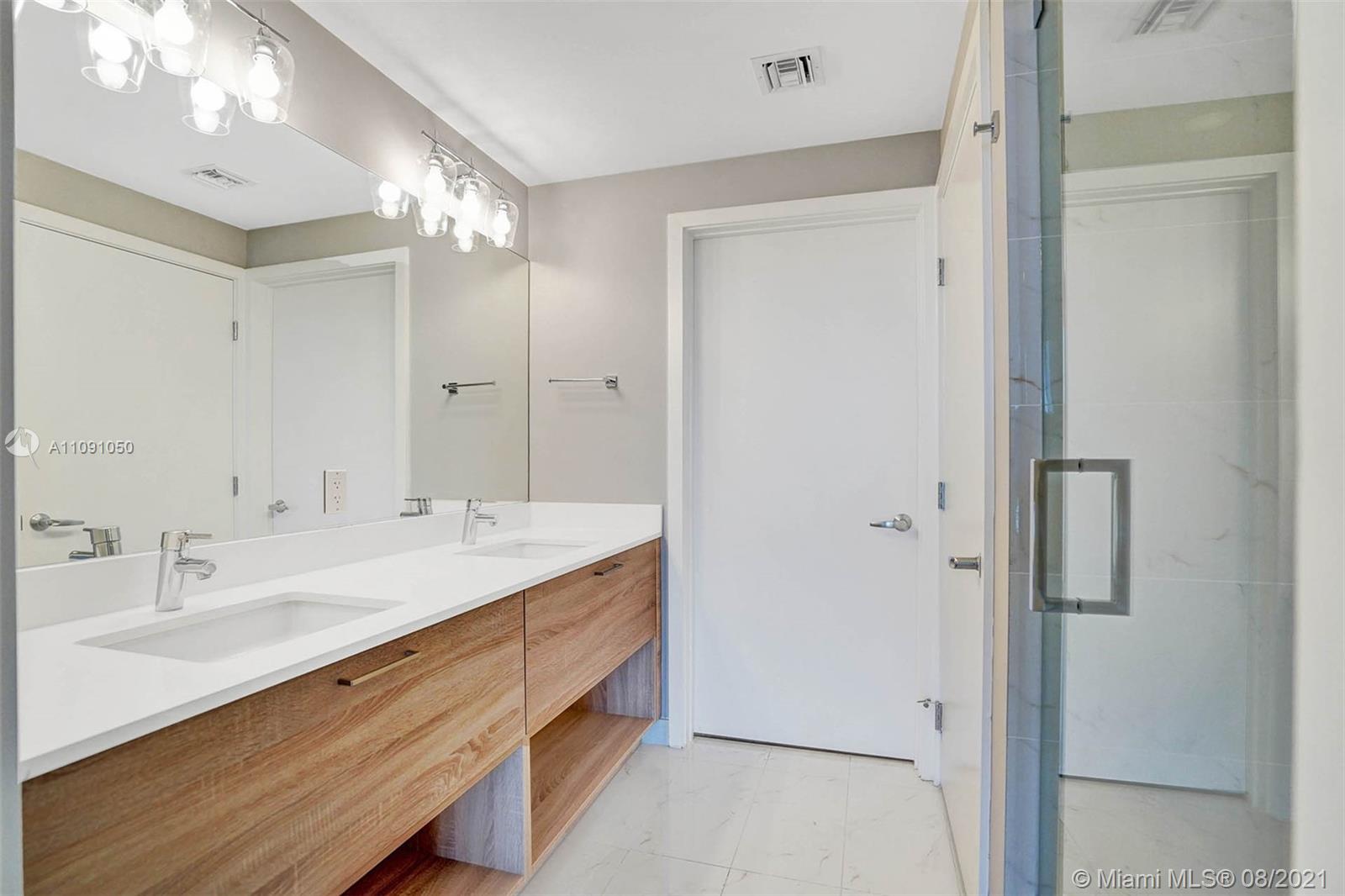 THE HARBOUR SOUTH CONDO - Residential Lease