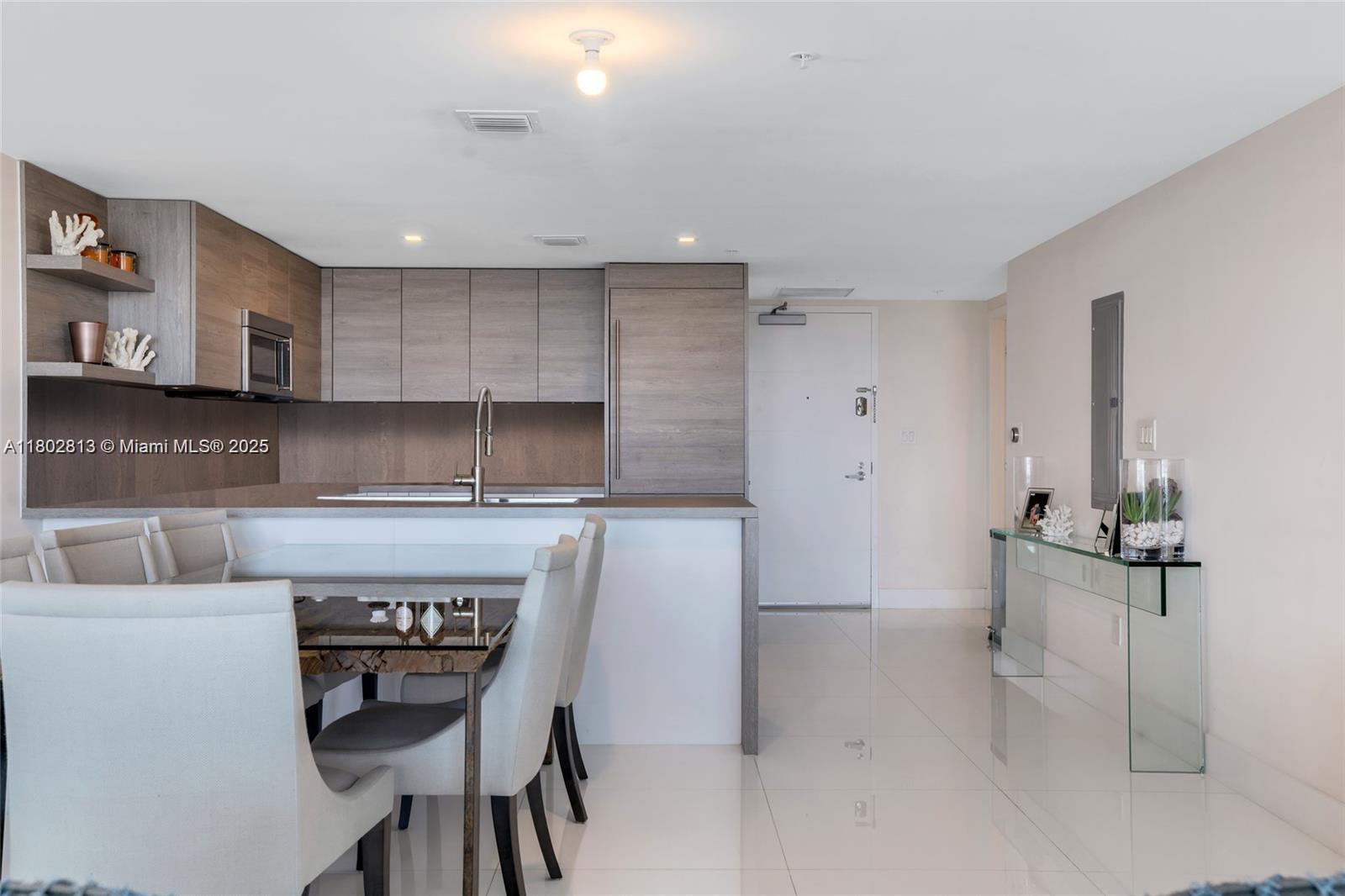 400 SUNNY ISLES CONDO WES - Residential Lease