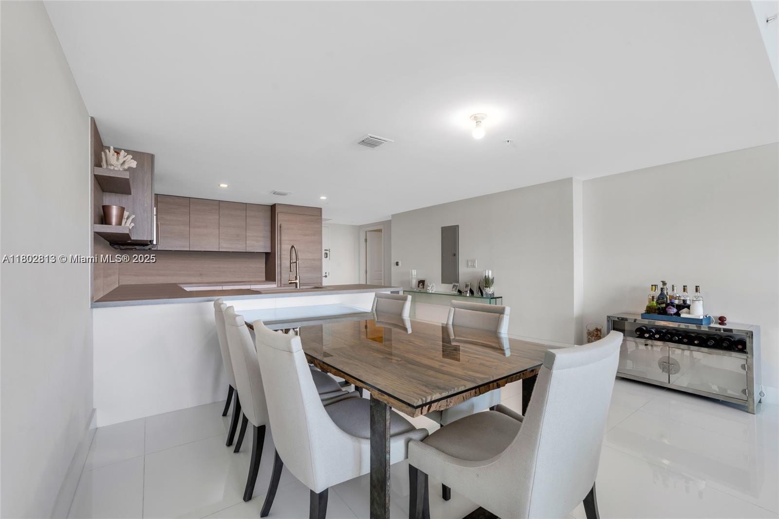 400 SUNNY ISLES CONDO WES - Residential Lease