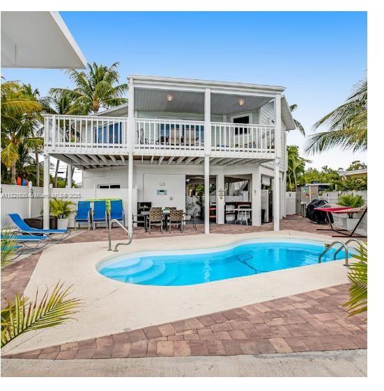 SOMBRERO BEACH VILLAGE - Residential