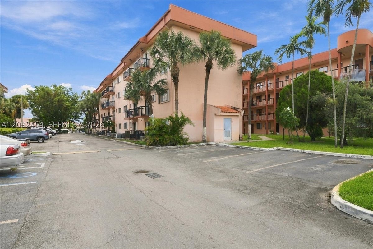 5350 W 21st Ct 202